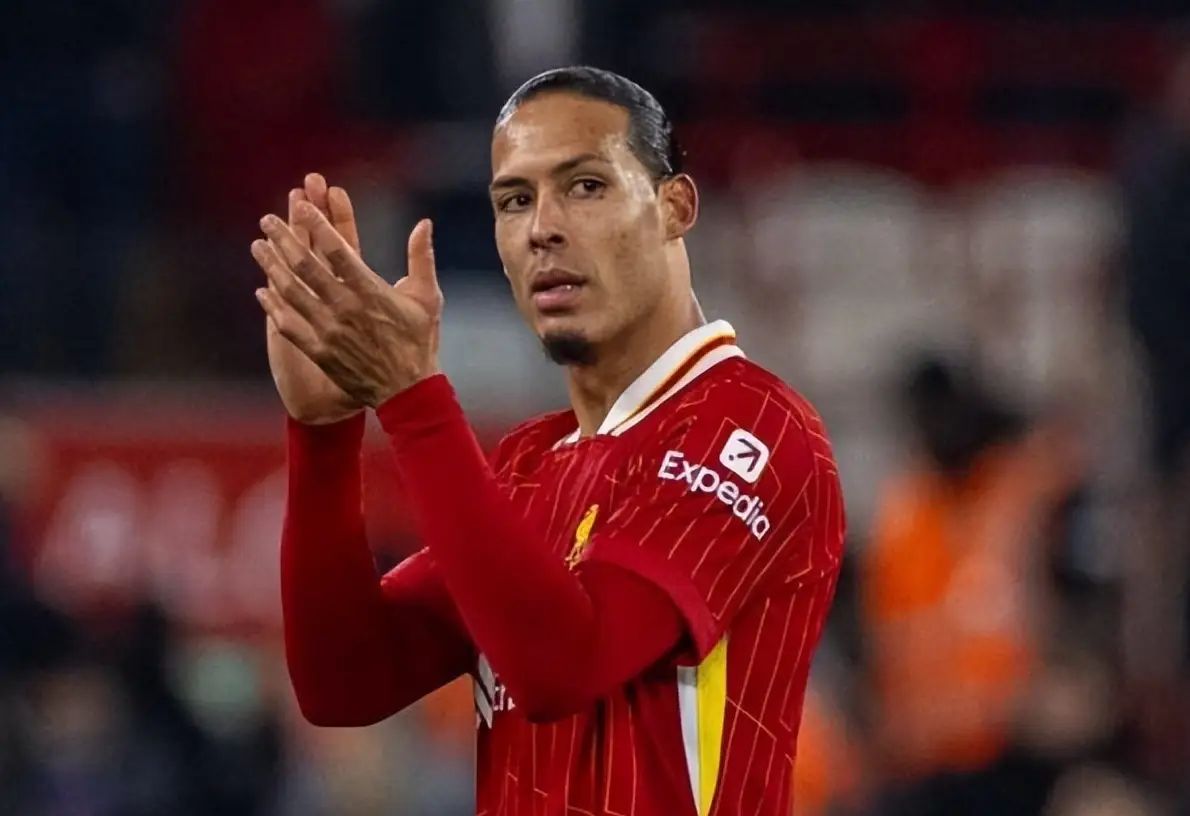 利物浦客场大胜波尔图，稳居小组头名，掌声雷动