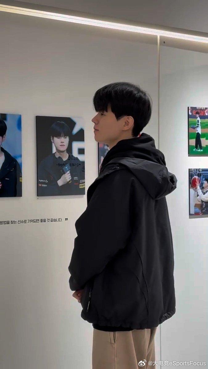 HLE轻取EG，Deft关键团战开团秒人峡谷大战淘汰赛，引爆全场热议