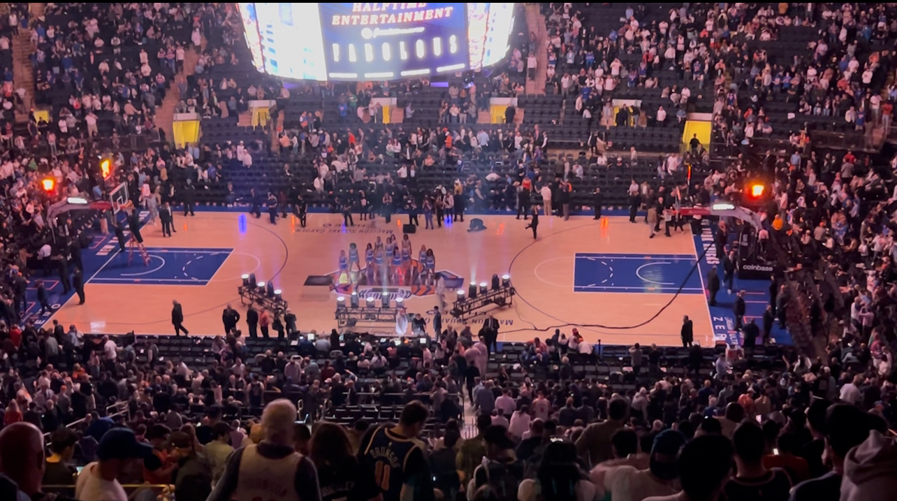 世界级强队对决引爆激情，球场疯狂呈现，全场震撼的简单介绍