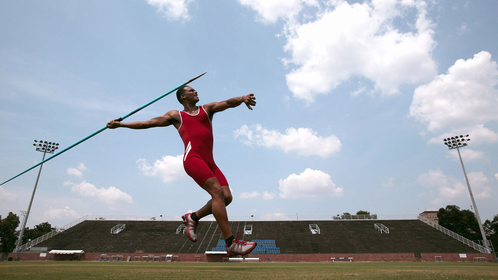 当欧冠决赛遇上NBA西决，东契奇用足球巨星的方式，完成了一场篮球场的降维打击